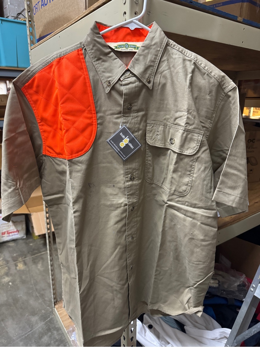 Men's Short-Sleeve Hunting Shirt in Khaki. Size Large. NWT